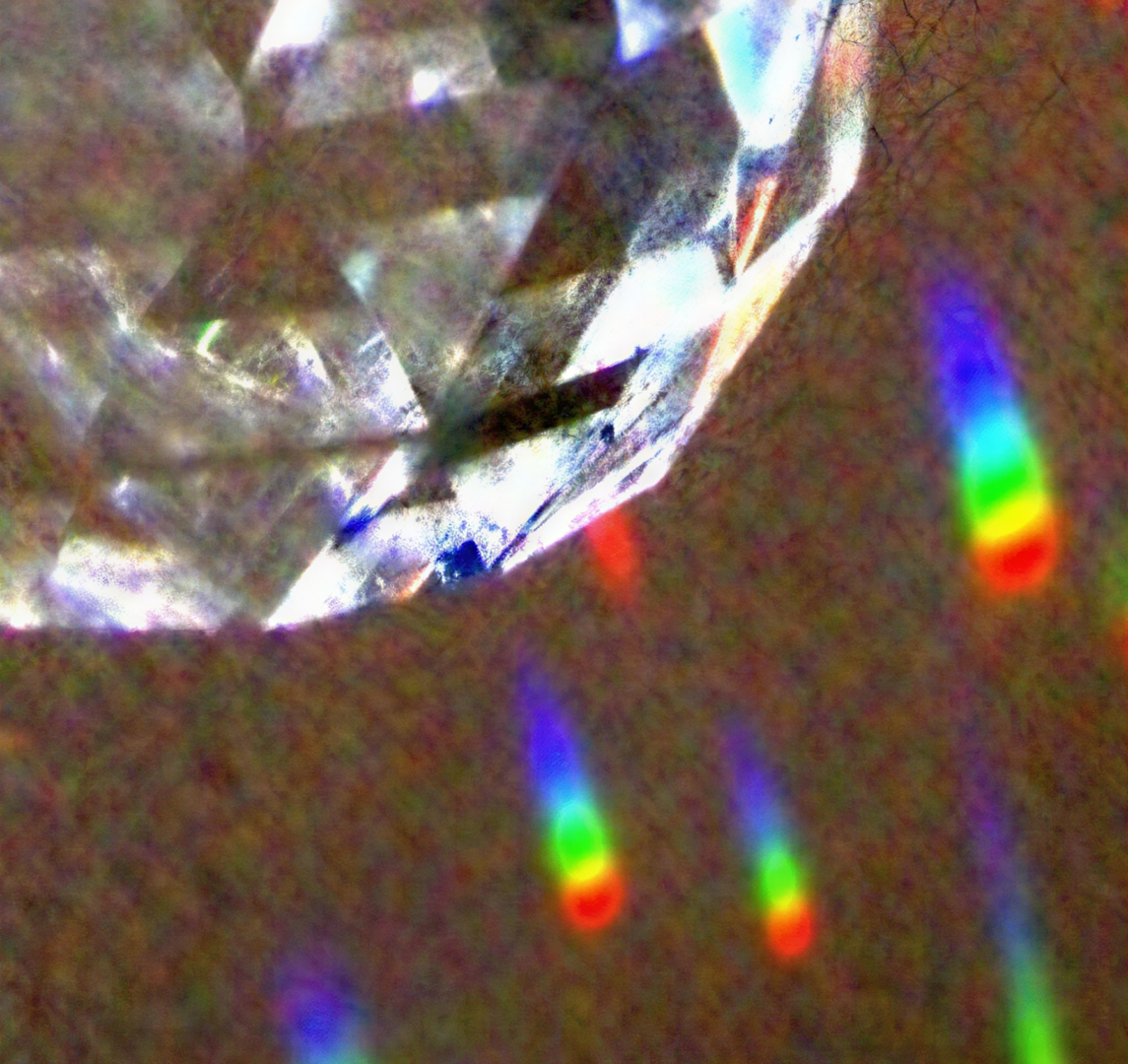 Crystal with rainbow reflections